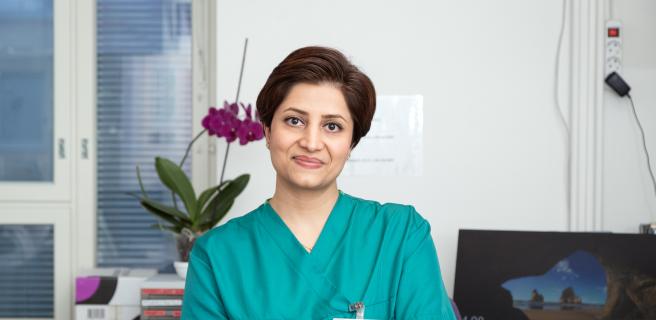 Naistenklinikan osasto 52:n kätilö Fatemeh Sarani.
