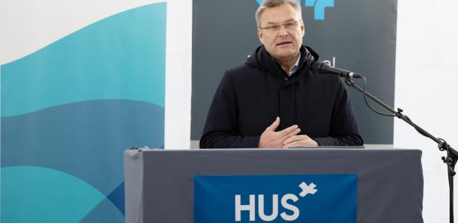 HUS verkställande direktör talar