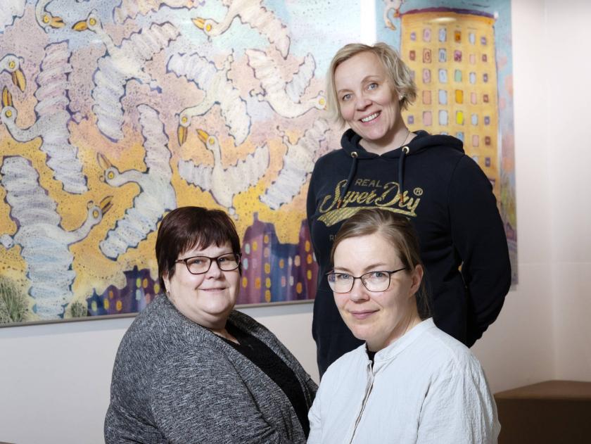 ETU-hankkeen projektisuunnittelijat Minna Marttila, Julia Ollila ja Tiina Toiminen.