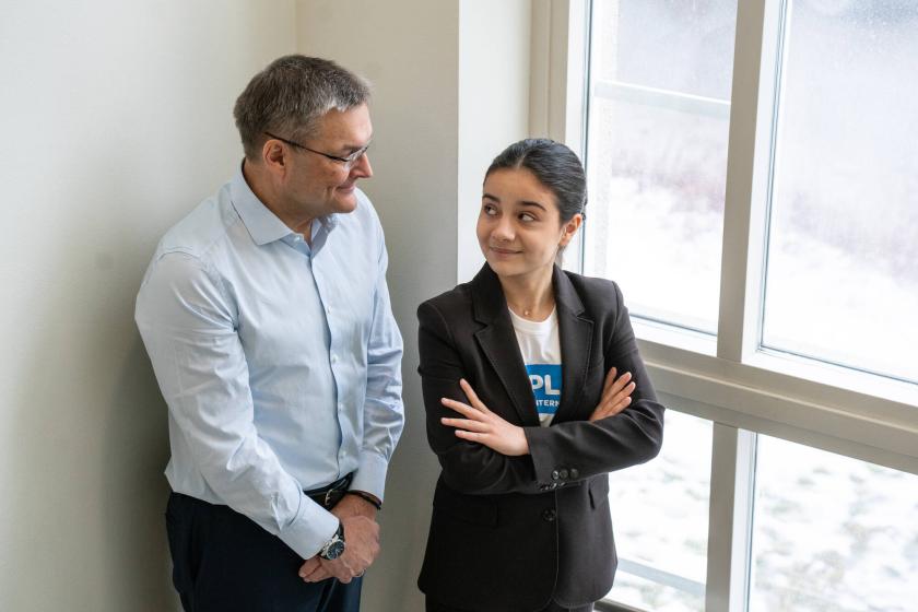 Toimitusjohtaja Matti Bergendahl ja Nicol-Maria Stefanidou.