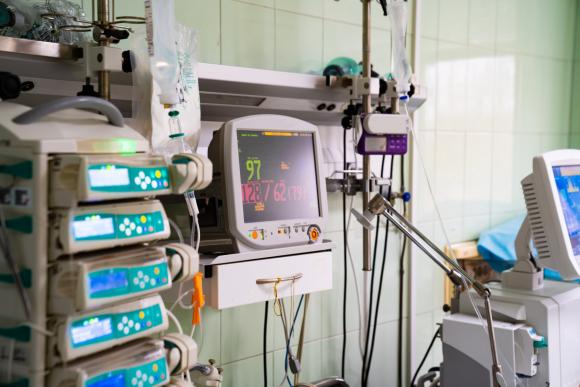 tehohoidon laitteet.