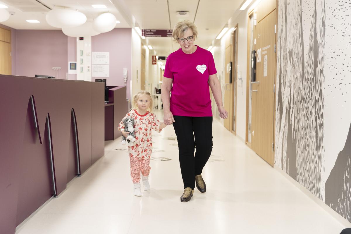 Perhekaveri ja tyttö