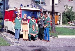 Sydänambulanssi ja sen henkilökuntaa 1970-luvulla