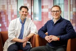 Väitöskirjatutkija, ortopedian ja traumatologian erikoislääkäri Thomas Ibounig sekä Helsingin yliopiston professori Teppo Järvinen korostavat, että olkapään magneettikuvissa näkyvät muutokset ovat tavallisia ikääntymiseen liittyviä löydöksiä, eivätkä useimmiten selitä olkapääoireita.